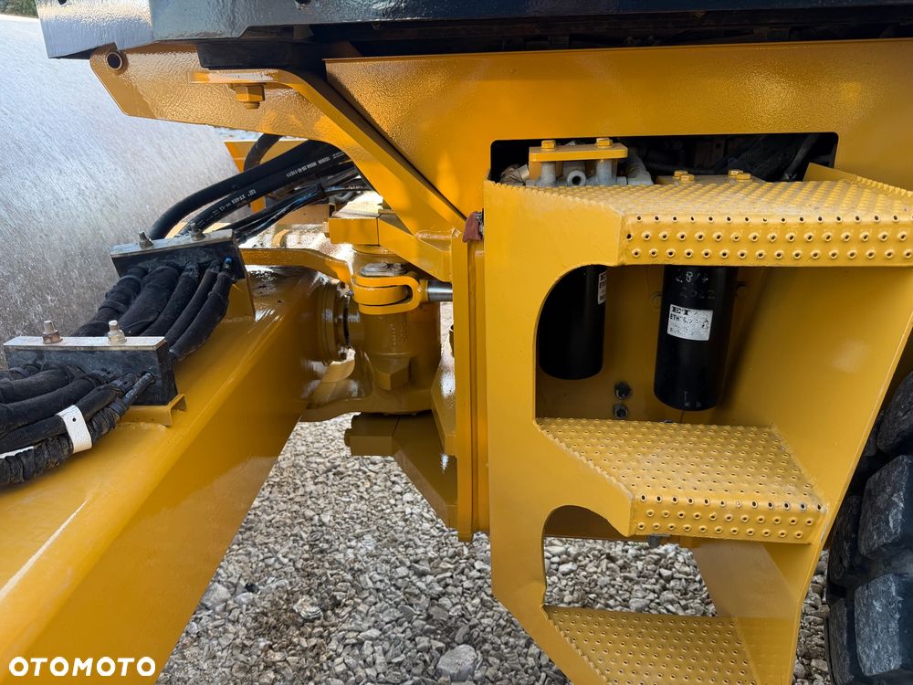 Caterpillar CS56 - 9