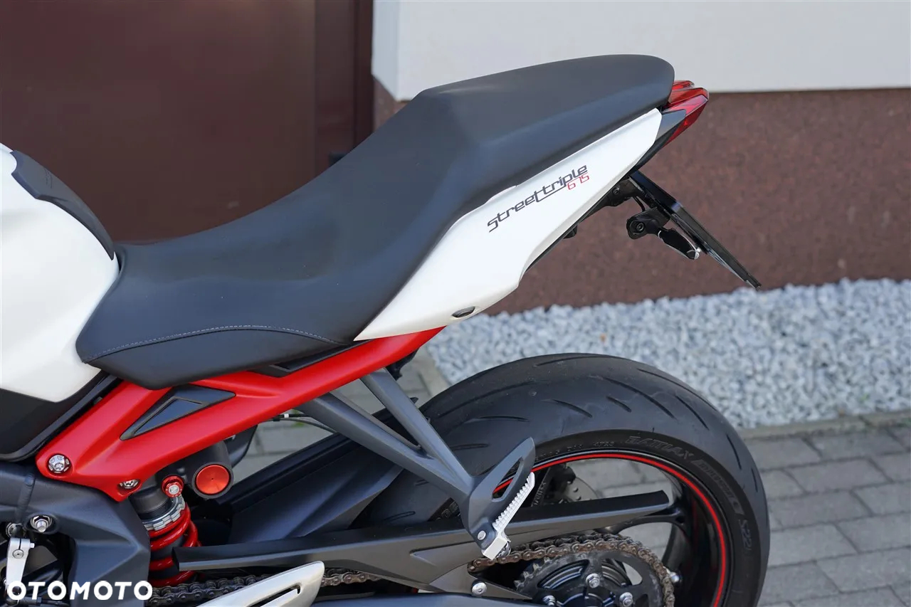 Triumph Street Triple - 24