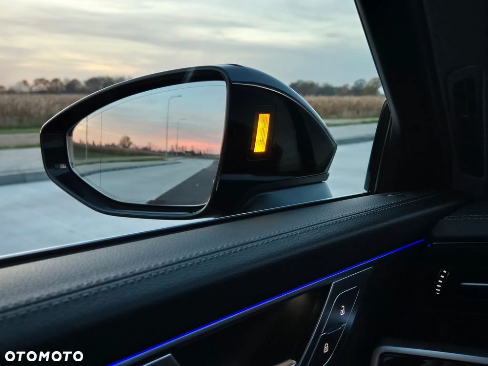 Audi A6 Avant 40 TDI quattro S tronic S line - 24