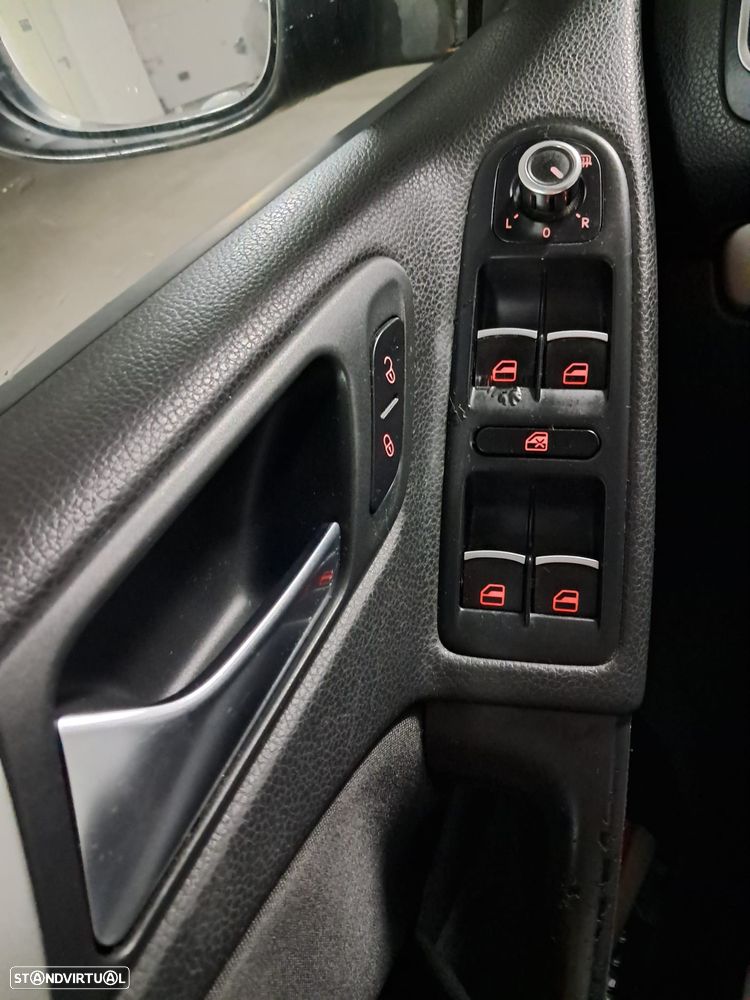 VW Golf 1.6 TDi Highline - 19