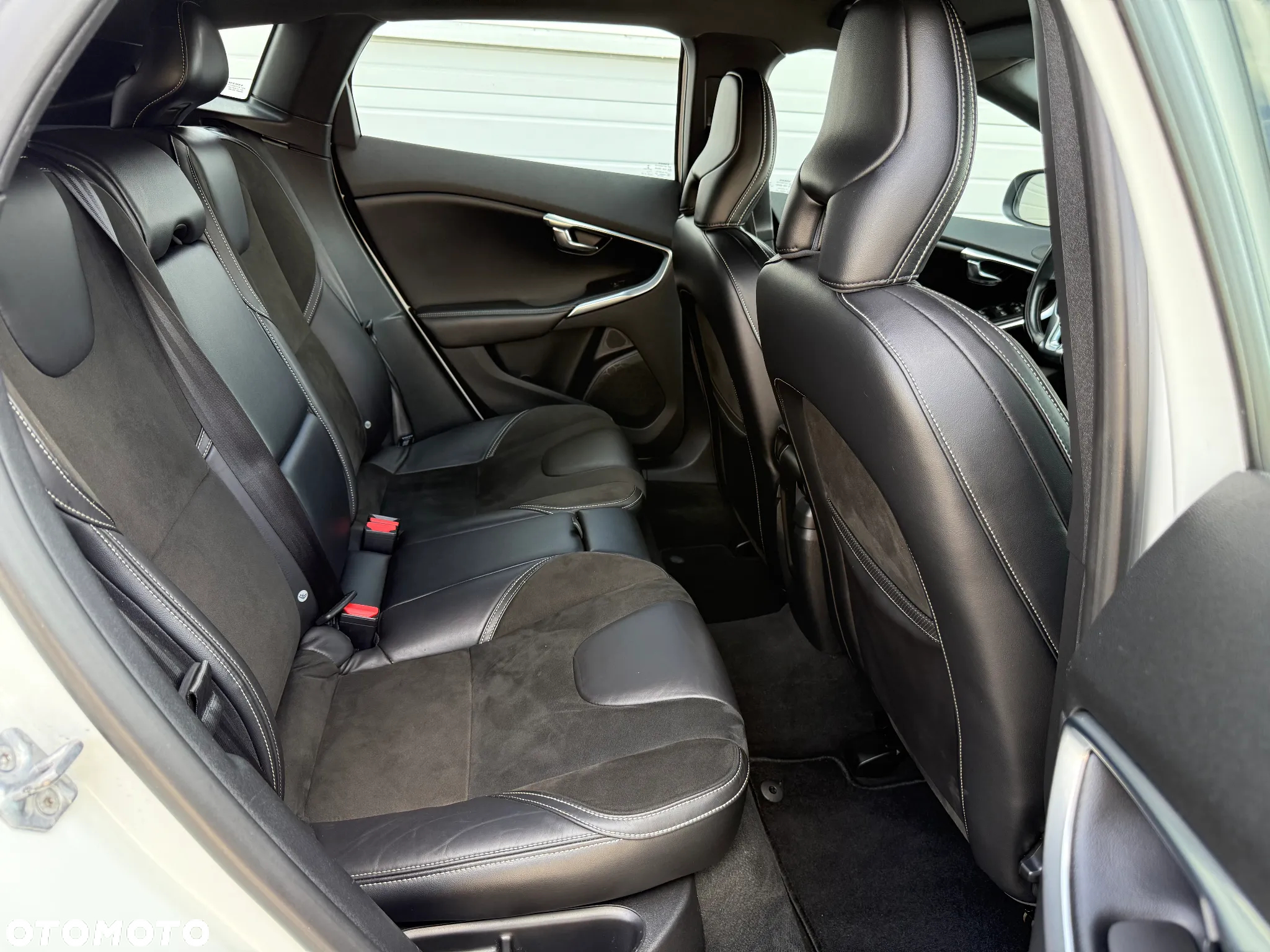 Volvo V40 D2 Drive-E R-Design Kinetic - 31