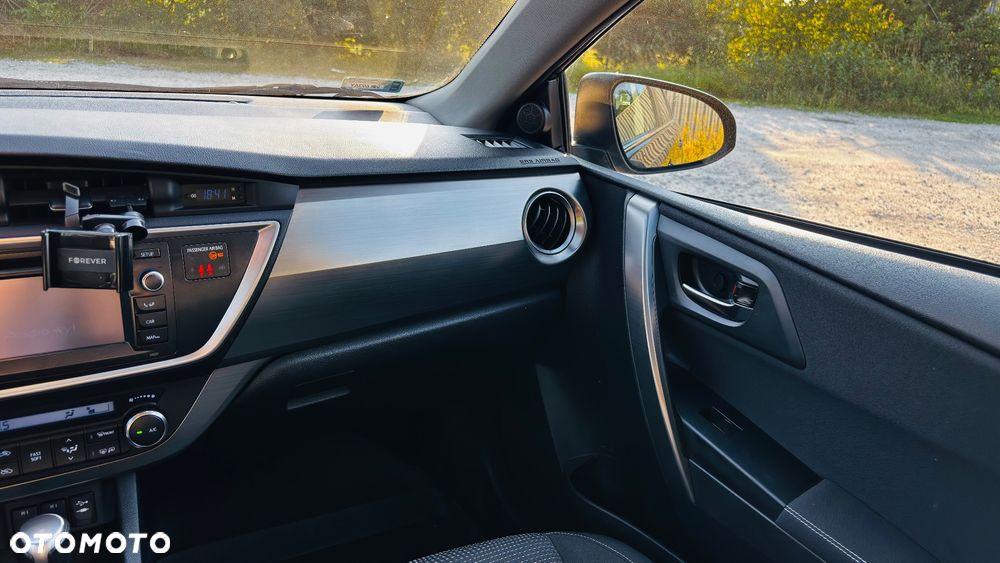 Toyota Auris 1.6 Valvematic Multidrive S Executive - 20