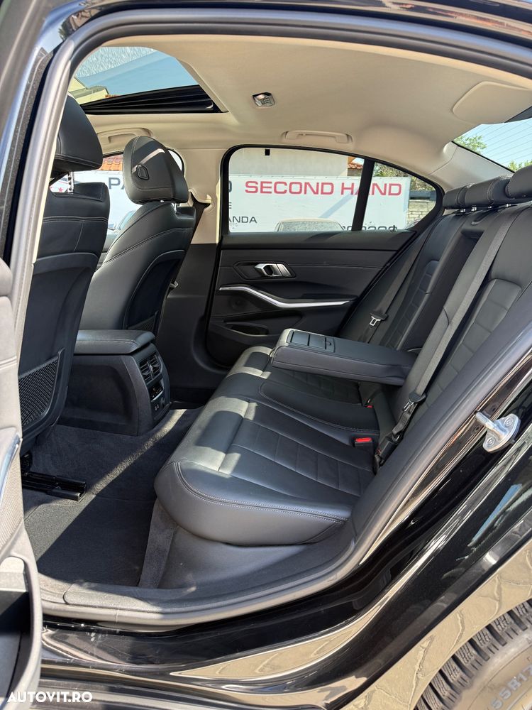 BMW Seria 3 320d Aut. Sport Line - 13