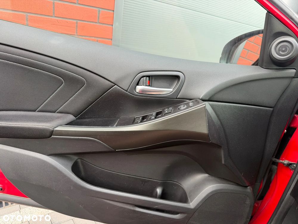 Honda Civic 1.6 i-DTEC Executive Black Edition - 18