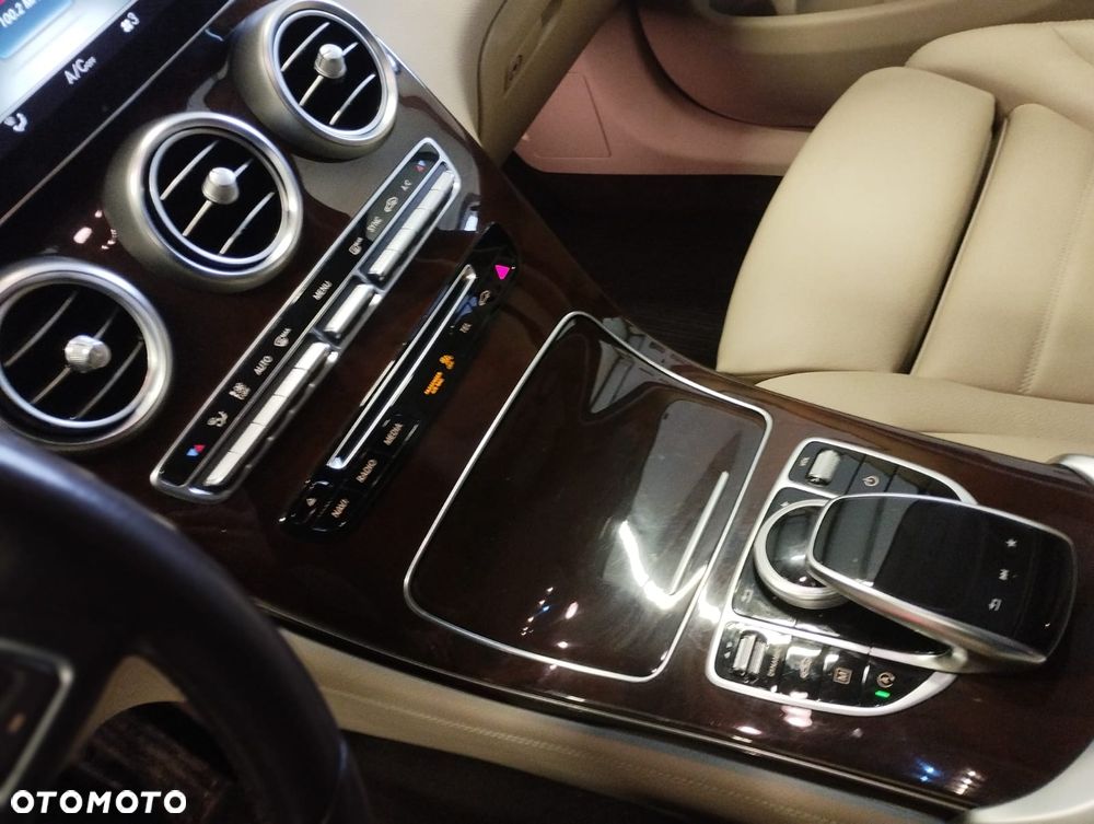 Mercedes-Benz GLC - 21