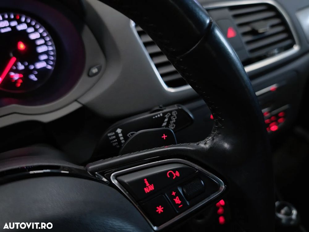 Audi Q3 2.0 TFSI Quattro Stronic Design - 27