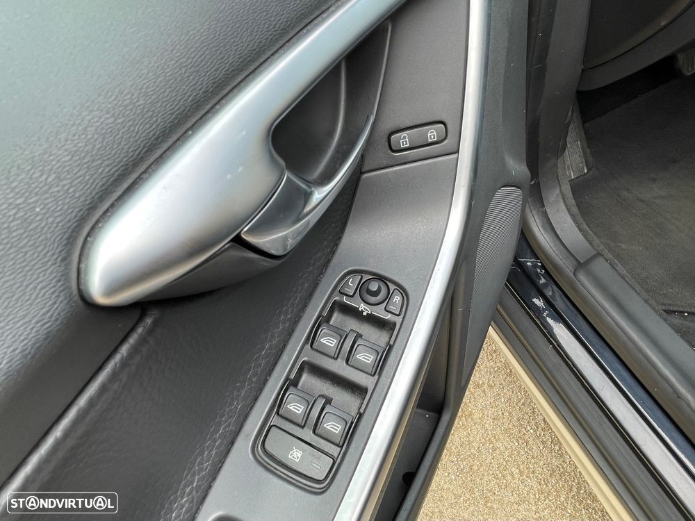 Volvo XC 60 2.4 D Geartronic - 21