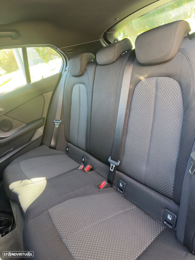 BMW 116 d Aut. Sport Line - 26