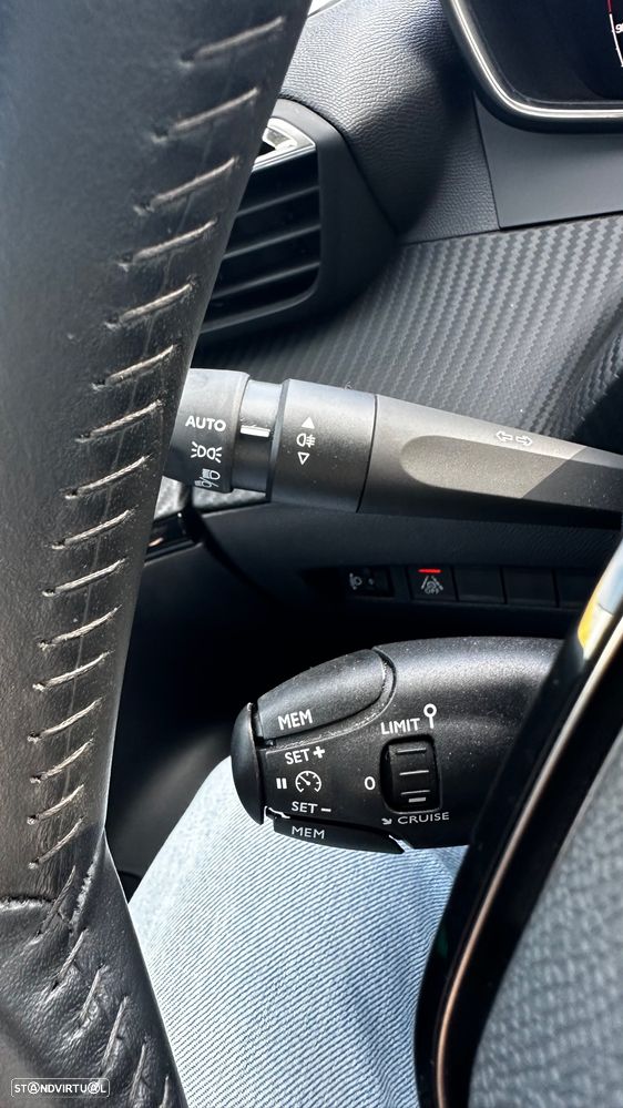 Peugeot 2008 1.5 BlueHDi Allure - 32
