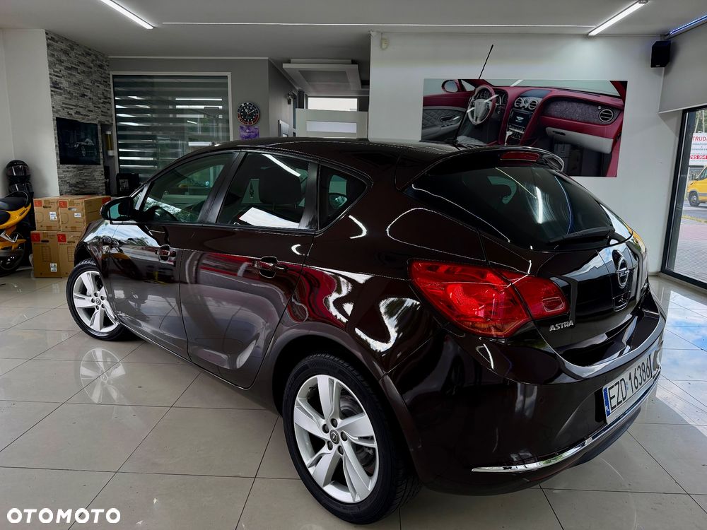 Opel Astra 1.4 Turbo Color Edition - 27