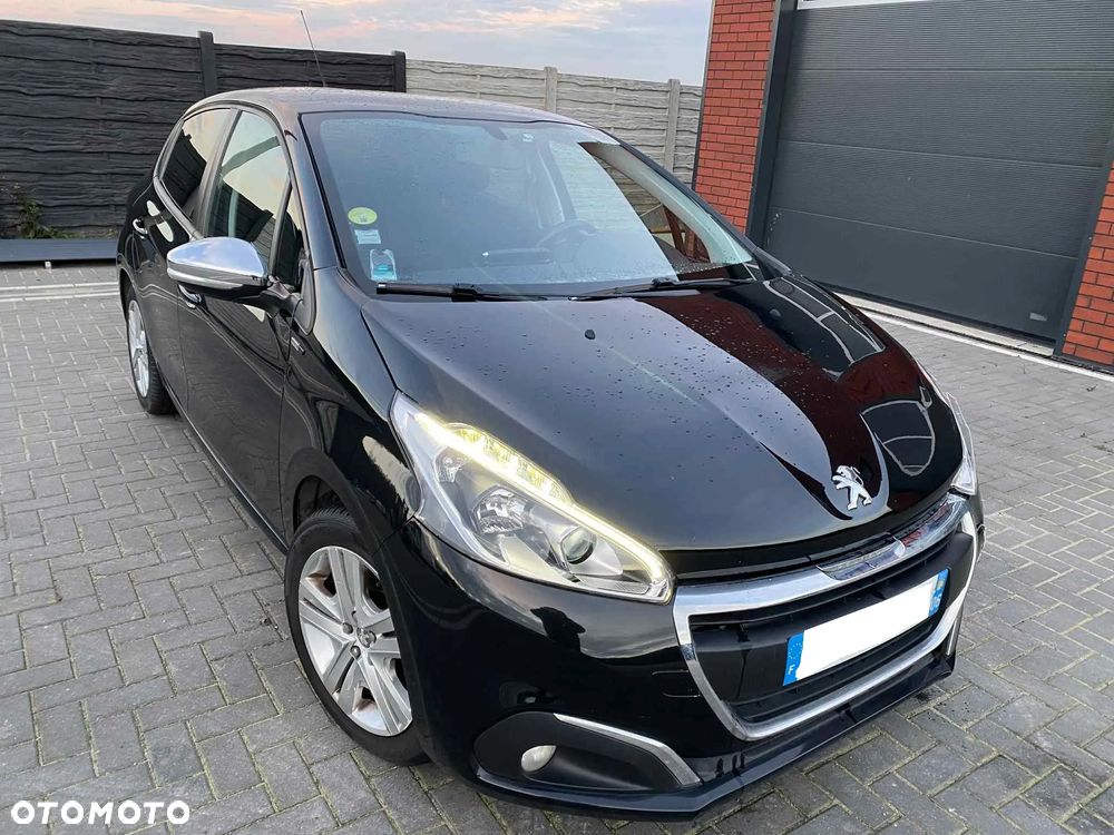 Peugeot 208 1.6 BlueHDi Allure S&S - 37