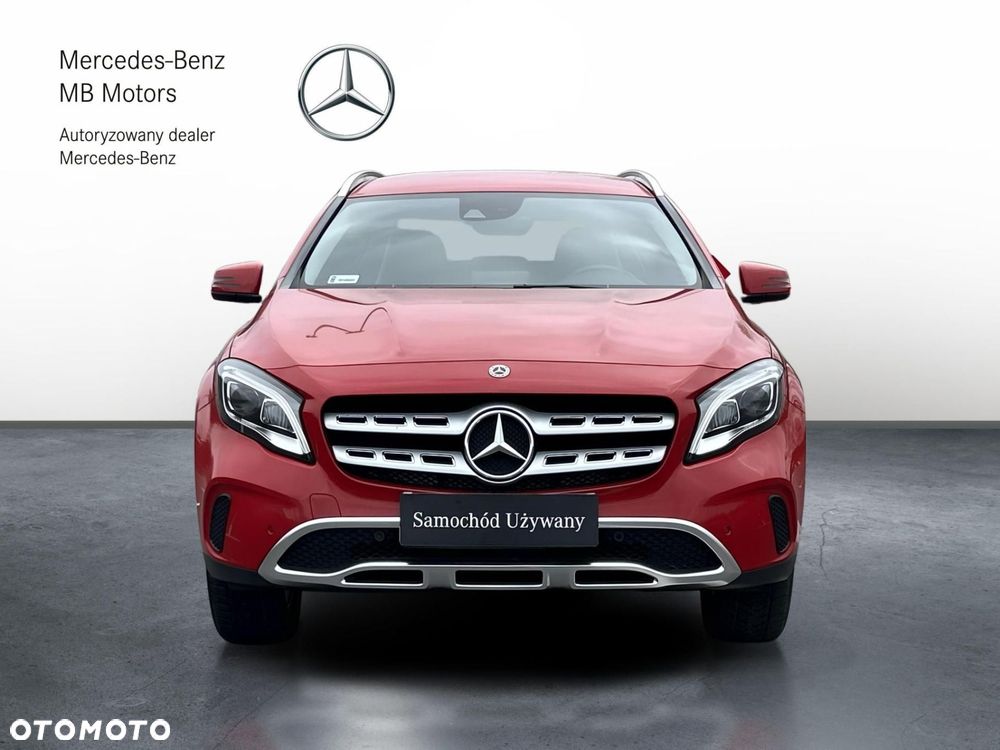 Mercedes-Benz GLA - 9