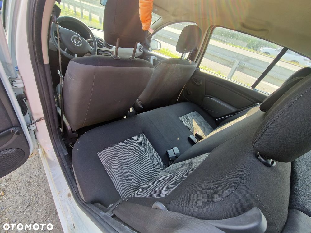 Dacia Sandero - 8