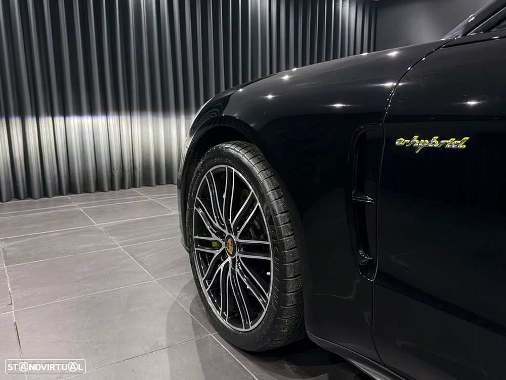 Porsche Panamera Sport Turismo 4 E-Hybrid - 12