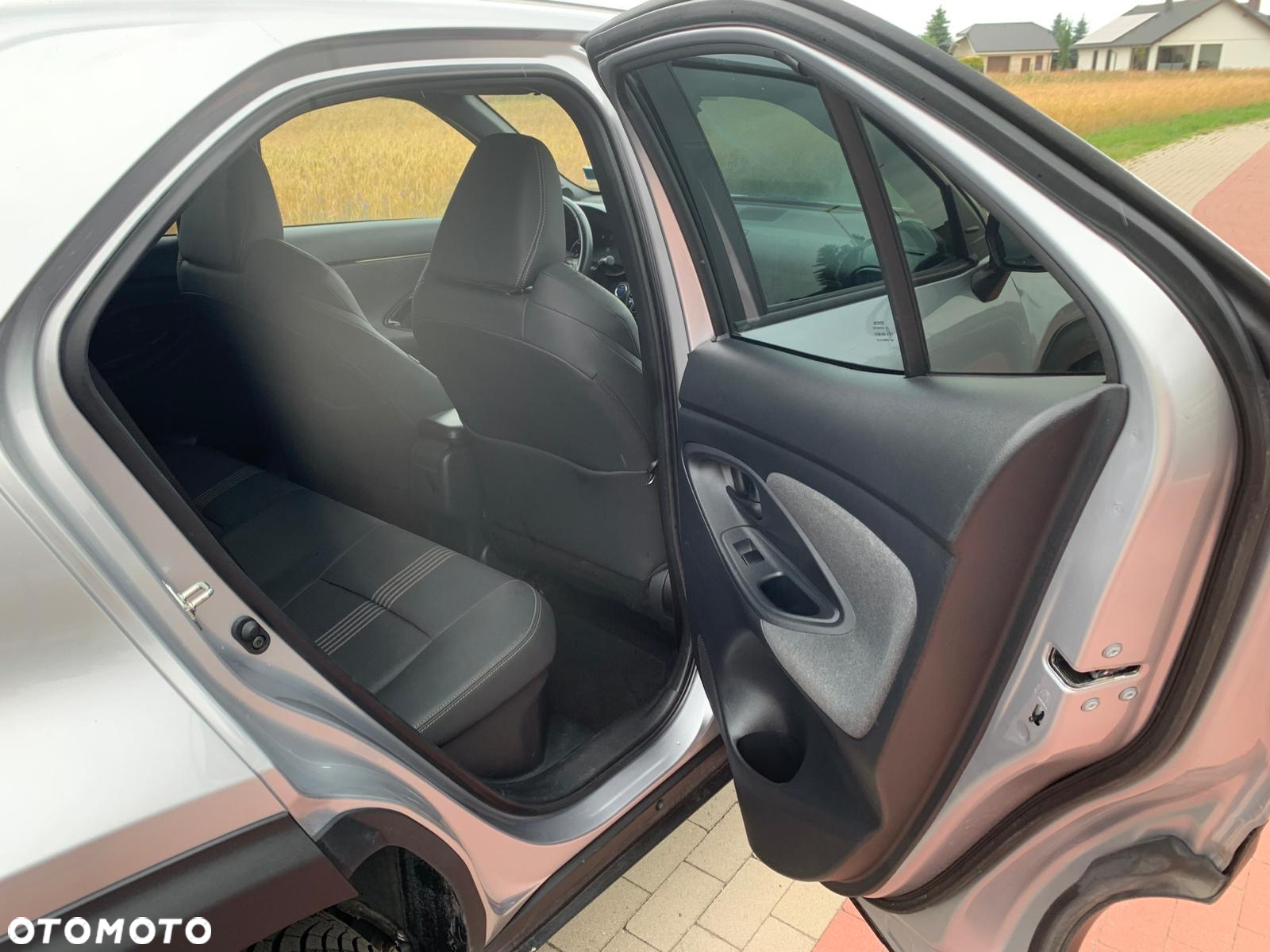 Toyota Yaris Cross Hybrid 1.5 Premiere Edition 4x4 - 28