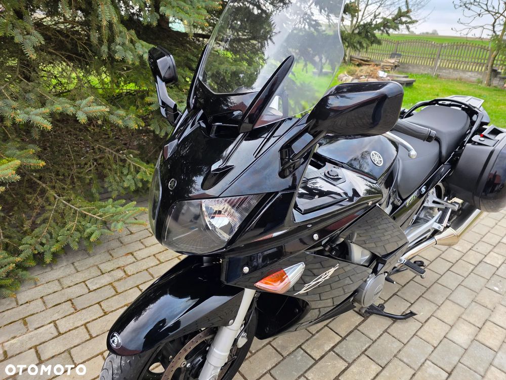 Yamaha FJR - 28