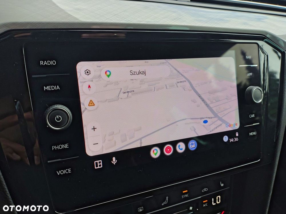 Volkswagen Passat - 36
