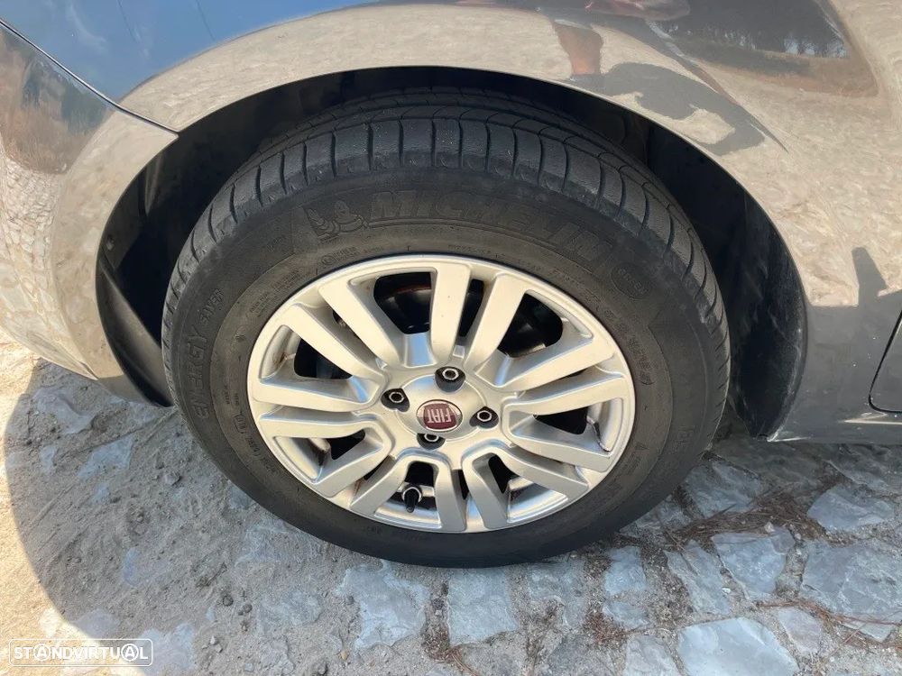 Fiat Punto 1.2 Lounge S&S - 9