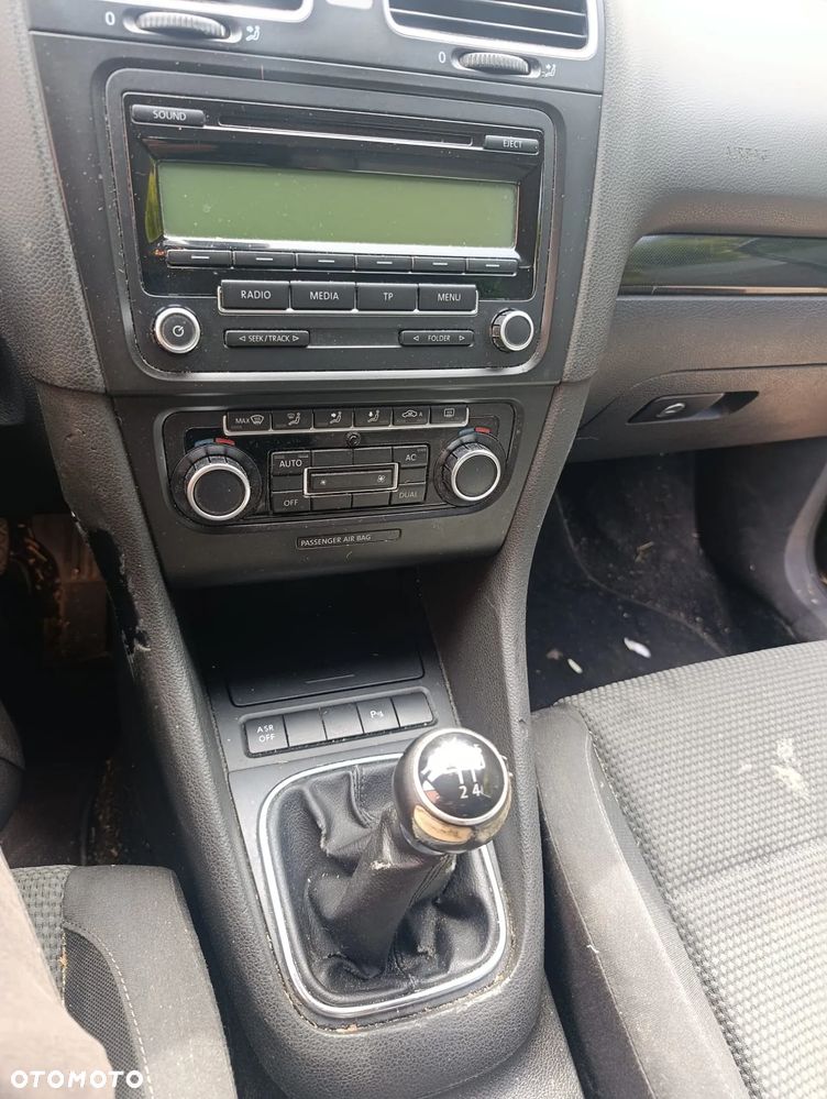 Volkswagen Golf 1.6 TDI Highline - 6