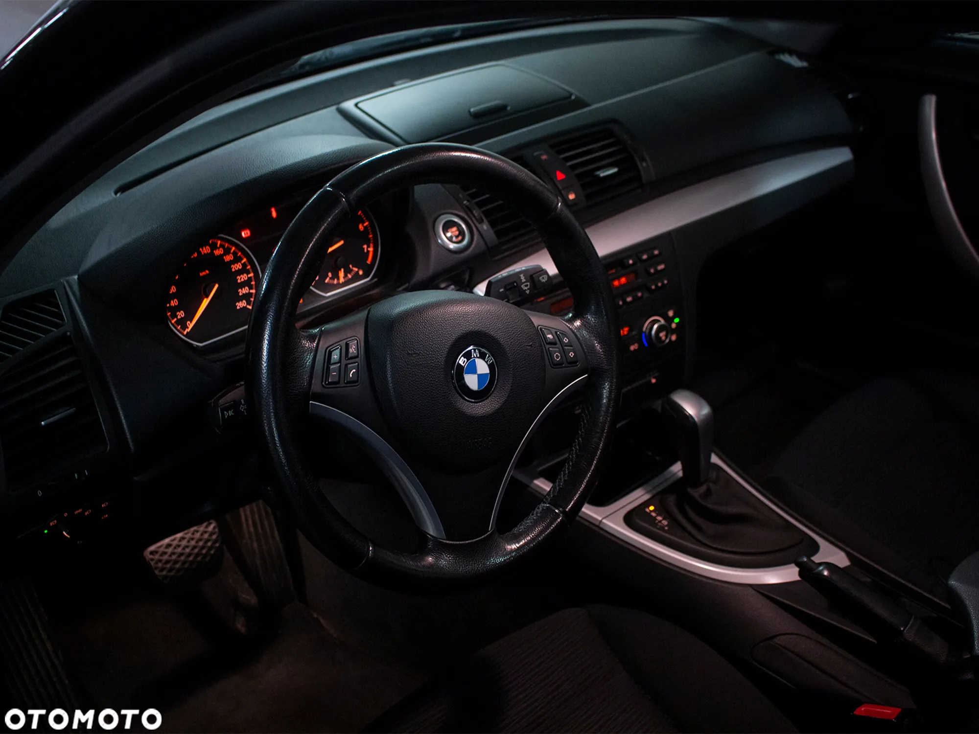 BMW Seria 1 120i - 11
