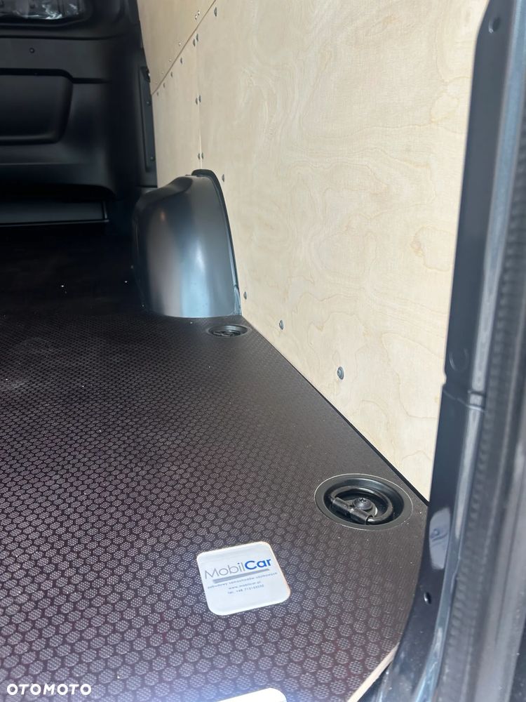 Mercedes-Benz Sprinter - 32