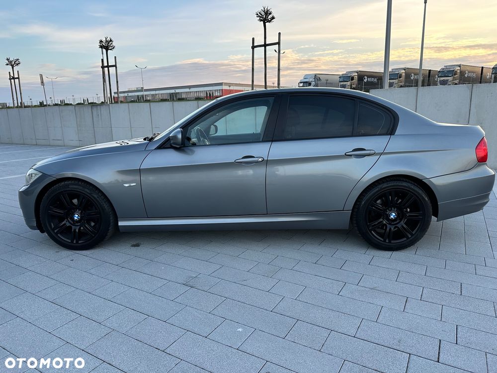 BMW Seria 3 320d DPF Edition Sport - 2