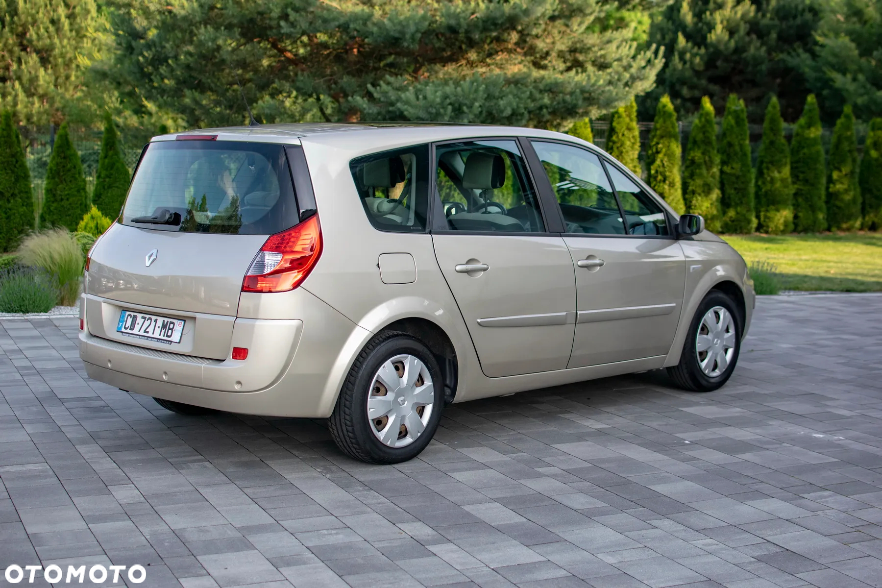 Renault Grand Scenic - 23
