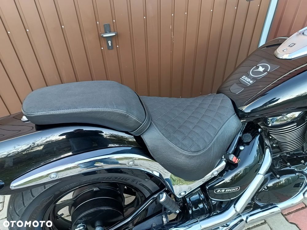 Suzuki Intruder - 16