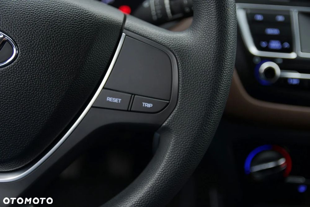 Hyundai i20 blue 1.2 YES Silver - 30