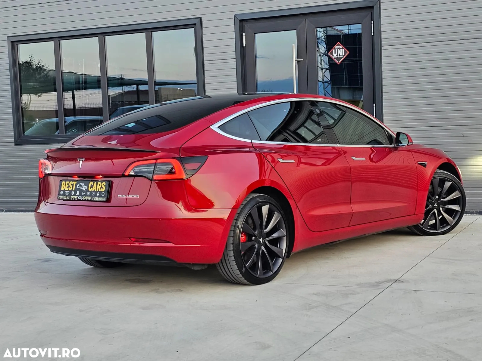 Tesla Model 3 Langstreckenbatterie Allradantrieb Dual Motor Performance - 2