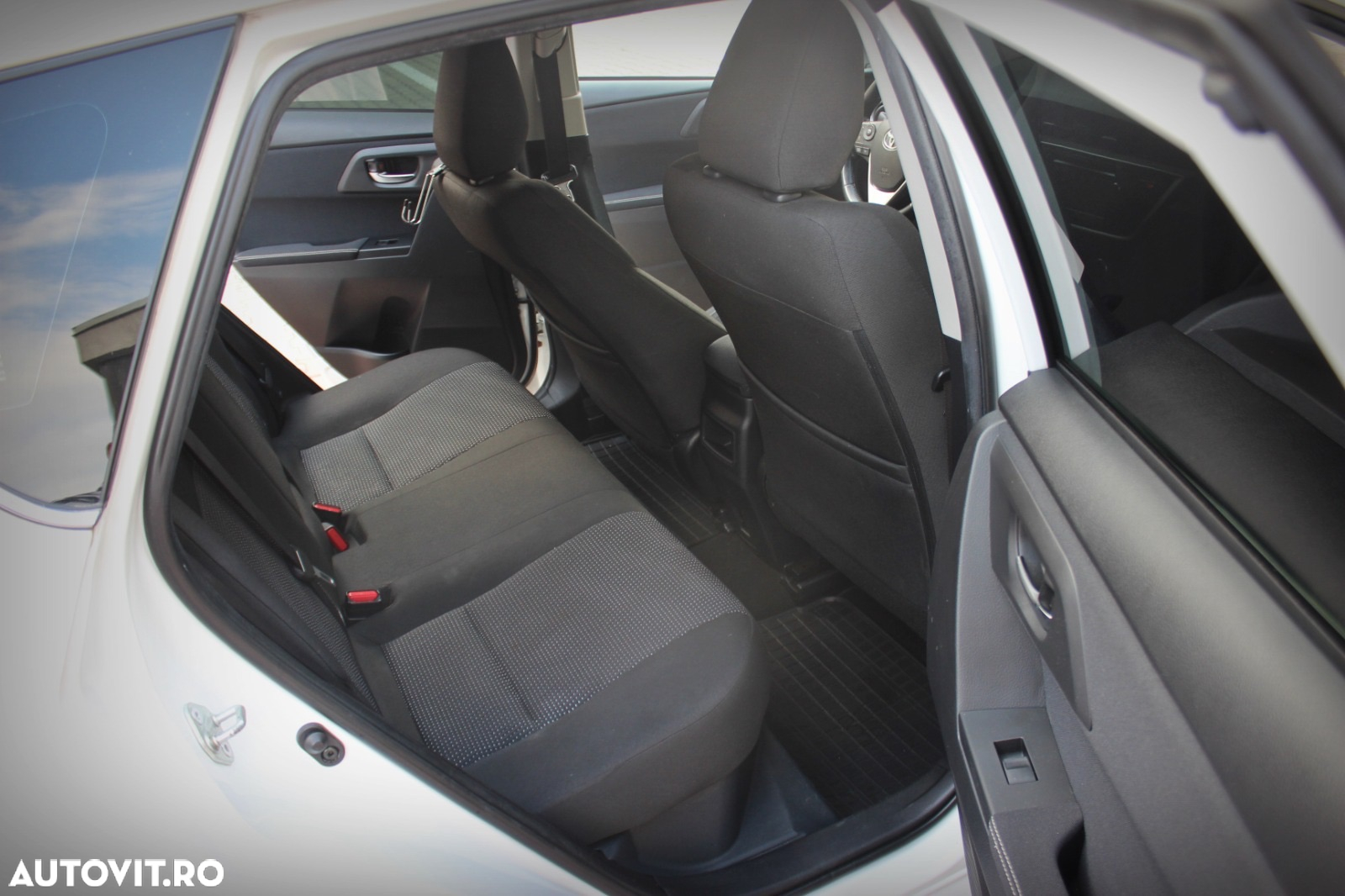 Toyota Auris 1.8 L VVT-i Hybrid Luna - 13