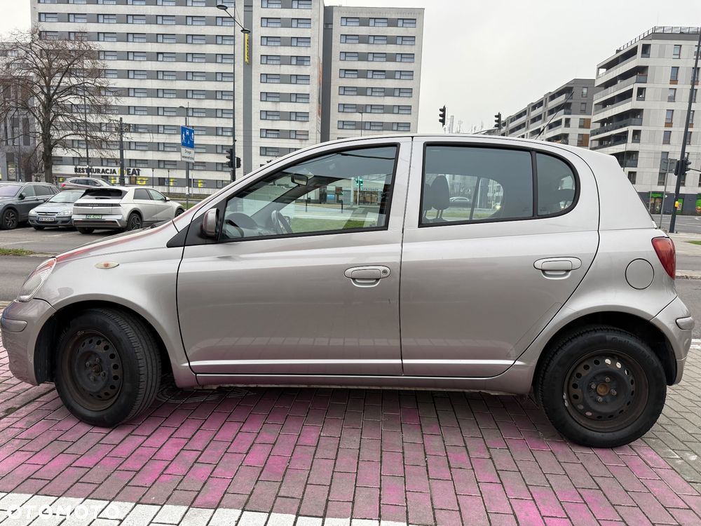Toyota Yaris - 2