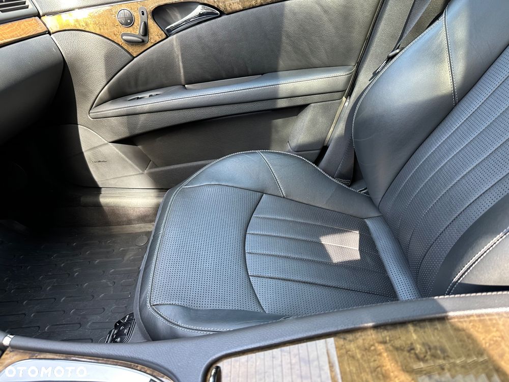 Mercedes-Benz Klasa E 55 AMG Automatik - 13
