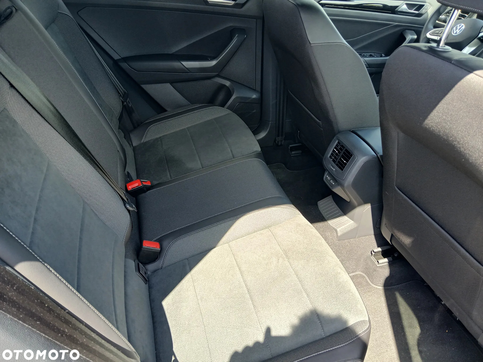 Volkswagen T-Roc 1.5 TSI Style DSG - 11