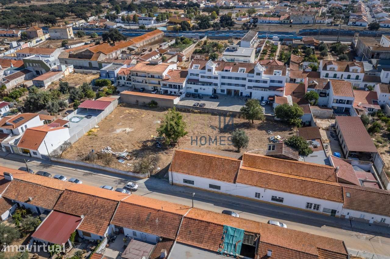 Terreno com armazém no Alentejo - Grande imagem: 4/23