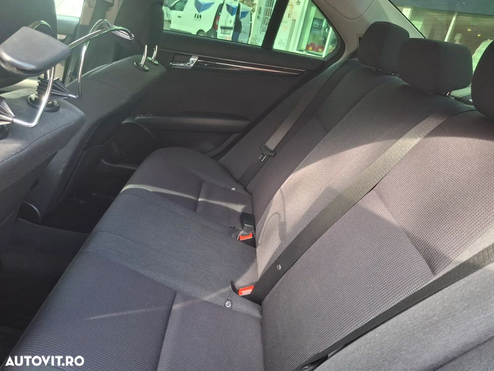 Mercedes-Benz C 220 CDI DPF Automatik BlueEFFICIENCY - 4