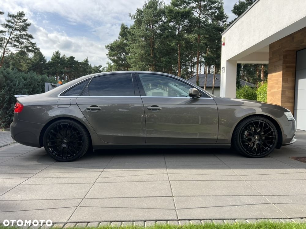 Audi A4 Limousine - 5