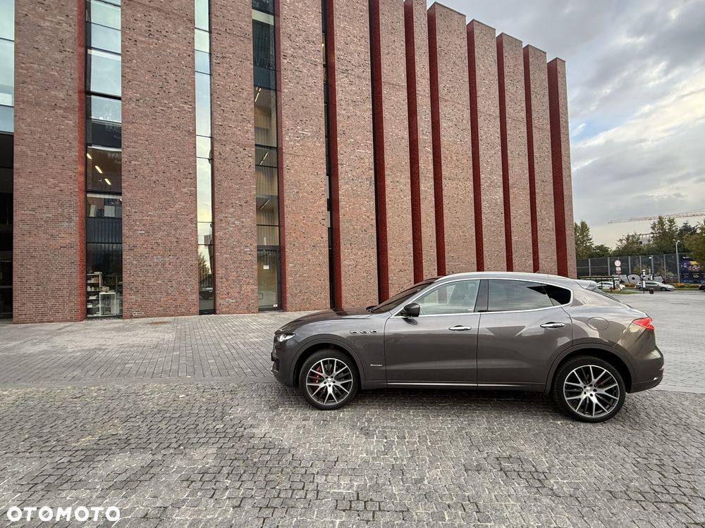 Maserati Levante S Granlusso - 3