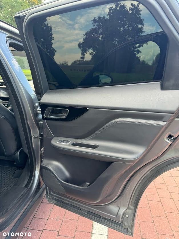 Jaguar F-Pace 2.0 i4P AWD Prestige - 9