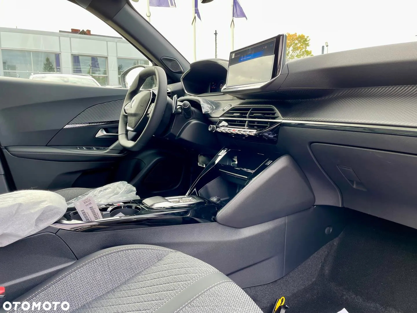 Peugeot 2008 PureTech mHEV Allure e-DCS6 - 10