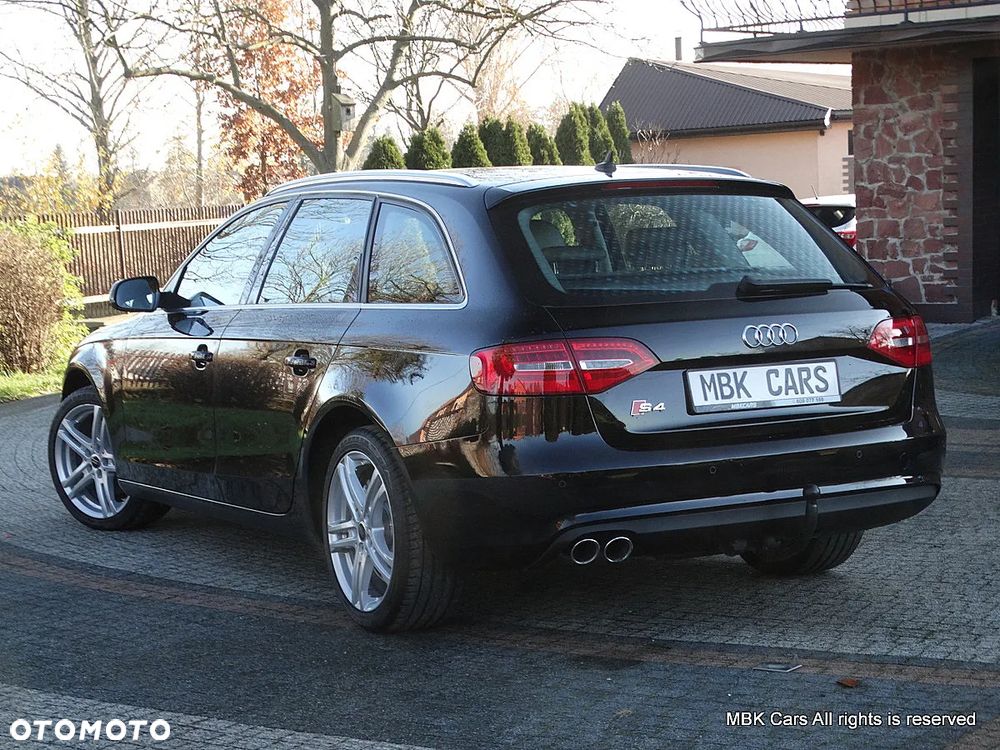 Audi A4 Avant - 10