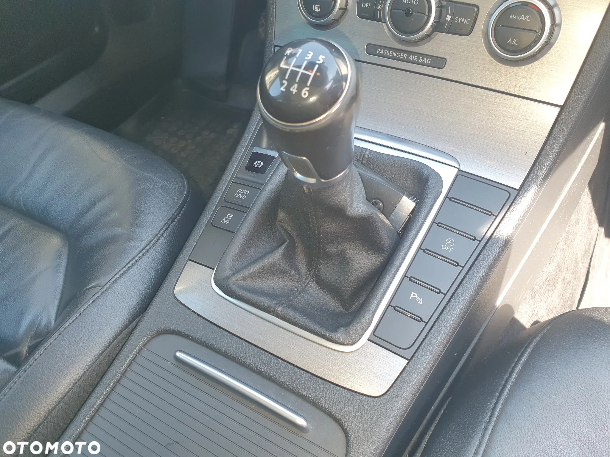 Volkswagen Passat Variant 1.6 TDI BlueMotion Technology Highline - 18