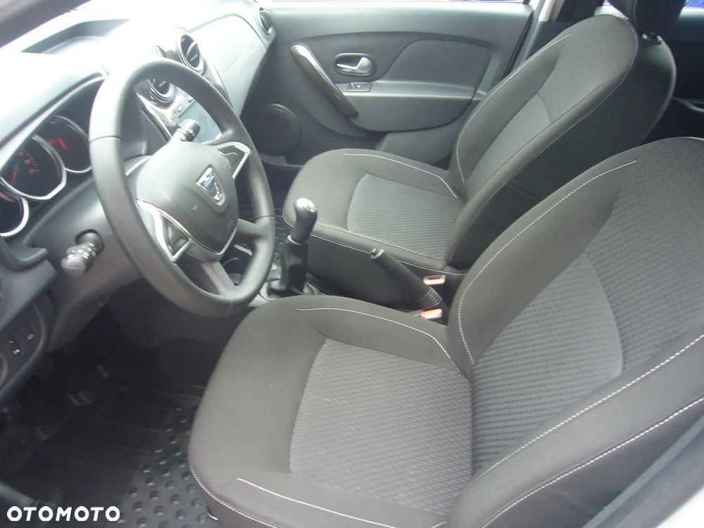 Dacia Sandero 0.9 TCe SL Celebration S&S - 11