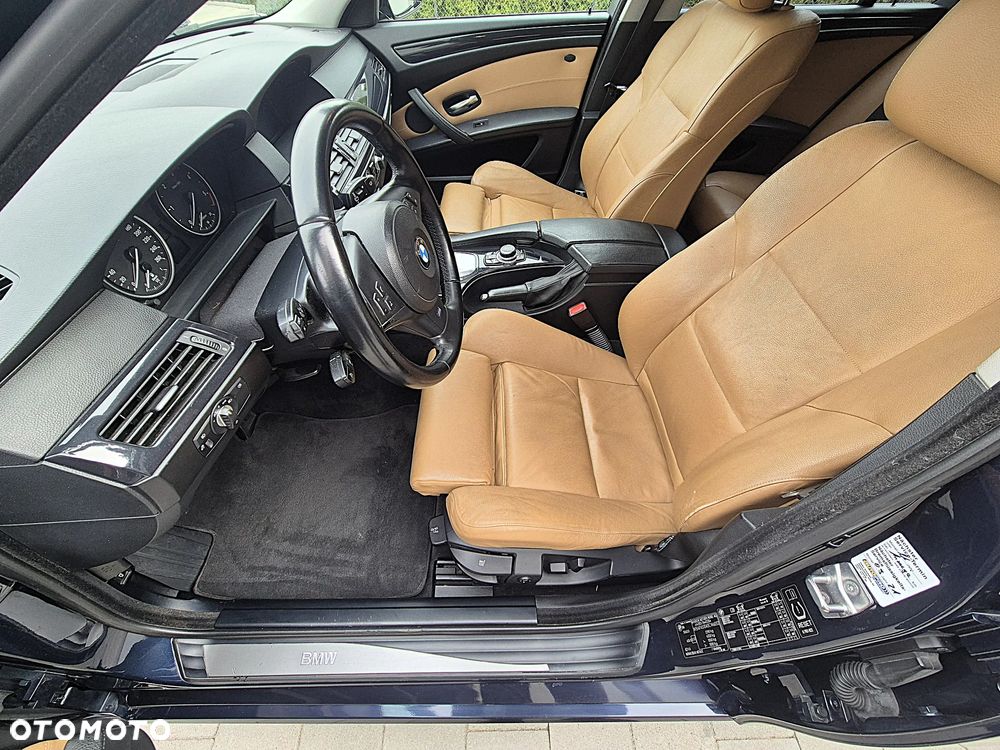 BMW Seria 5 525d Edition Exclusive - 13
