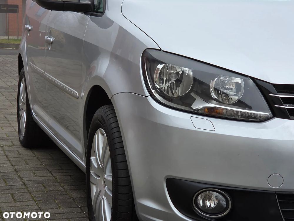 Volkswagen Touran 1.6 TDI DPF BlueMotion Technology DSG Highline - 9