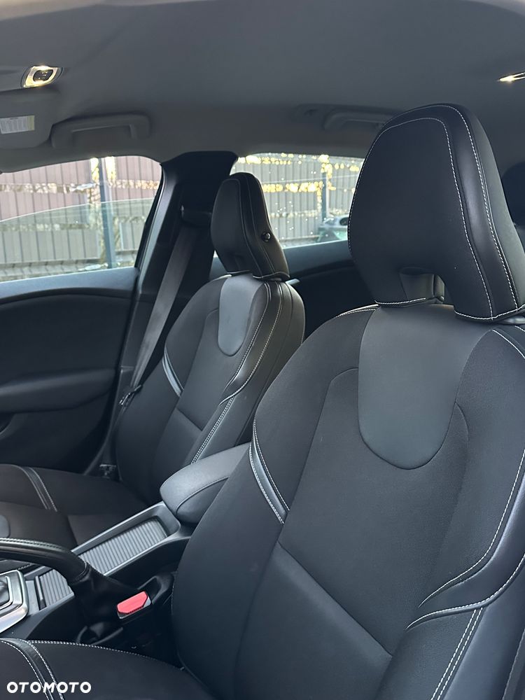 Volvo V40 D2 Momentum - 11