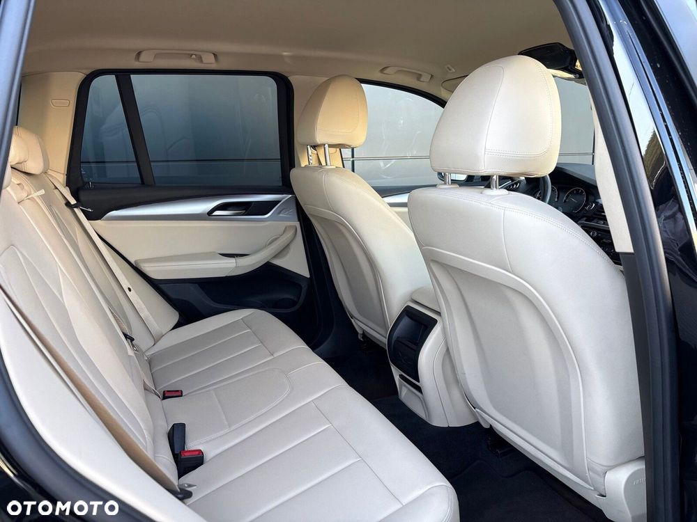BMW X3 xDrive20i - 11