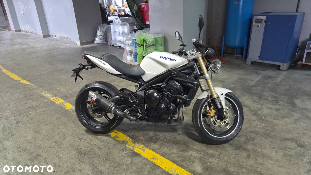 Triumph Street Triple - 1