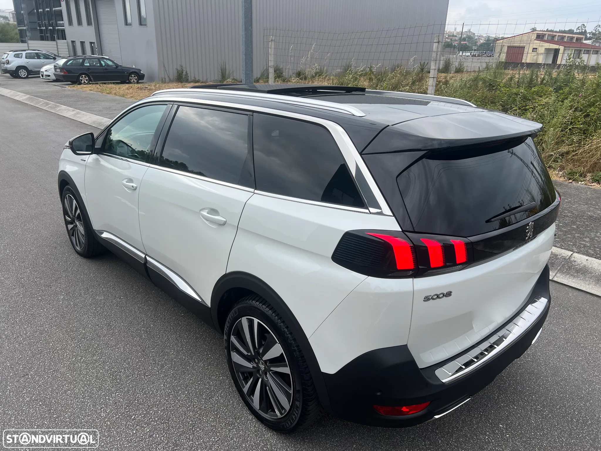 Peugeot 5008 1.5 BlueHDi GT Line J19 EAT8 - 13