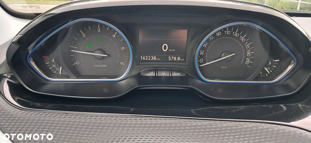 Peugeot 2008 1.6 BlueHDi Allure - 29